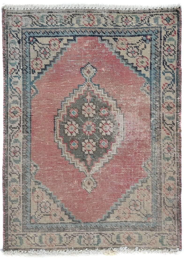 Vintage Hand-Knotted Oriental Rug Floral Design 1'7 x 2'2 ft Wool: Vintage Hand-Knotted Oriental Rug Floral Design 1'7 x 2'2 ft Wool Enhance your living space with this Semi-Antique Distressed Oriental Rug featuring a muted floral design. Measuring 1'7" x 2'2", this