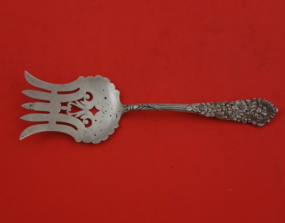 Reed & Barton Trajan Sterling Silver Sardine Fork 6.25" Pierced (1 of 2)