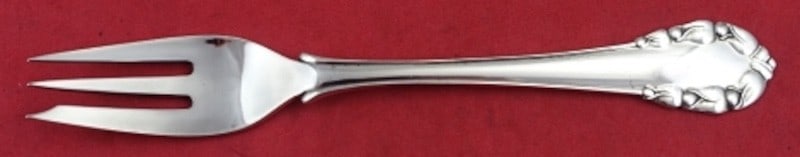 Sterling Silver 3-Tine Pastry Fork Lily of the Valley Pattern: Sterling Silver 3-Tine Pastry Fork Lily of the Valley Pattern This is a sterling silver pastry fork in the Lily of the Valley pattern by Georg Jensen. Featuring a 3-tine design and measuring 5 5/8 inc