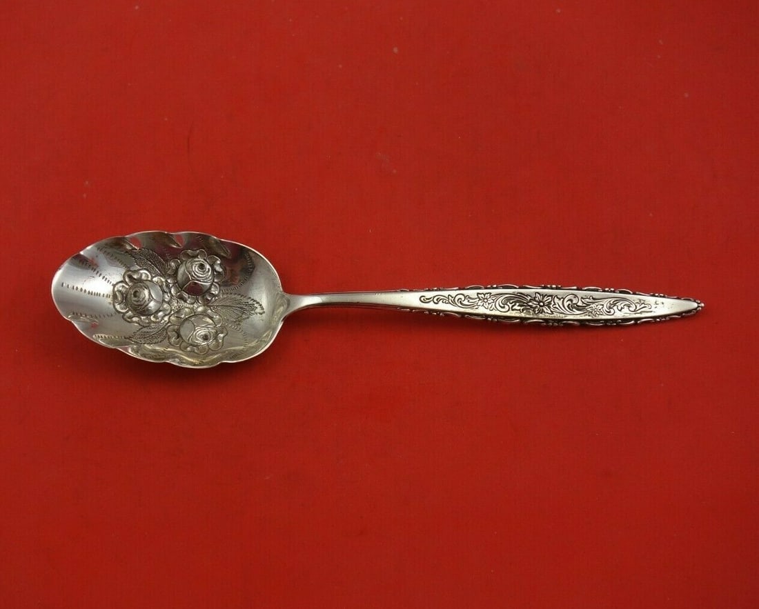 Lunt Floral Lace Sterling Silver Berry Spoon 8 3/8 Inch Roses Design (1 of 3)