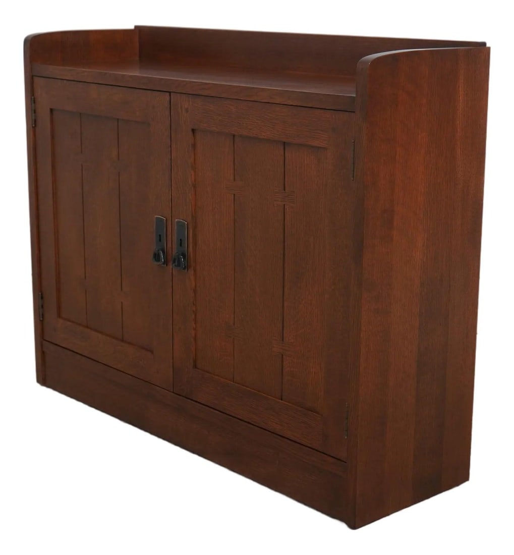 Stickley Arts & Crafts 2 Door Oak Cabinet C.2008 (1 of 10)