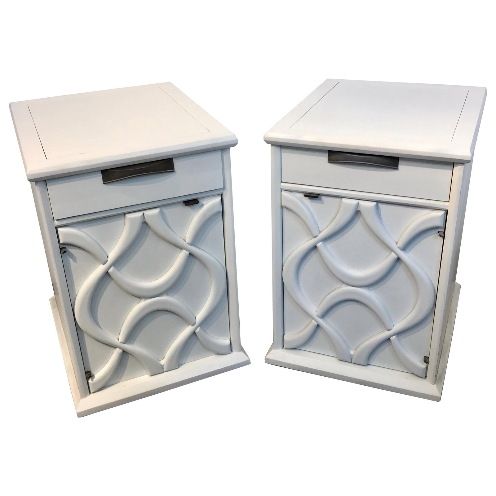 Set of 2 Modernage White Lacquered Mid-Century Nightstands (1 of 16)