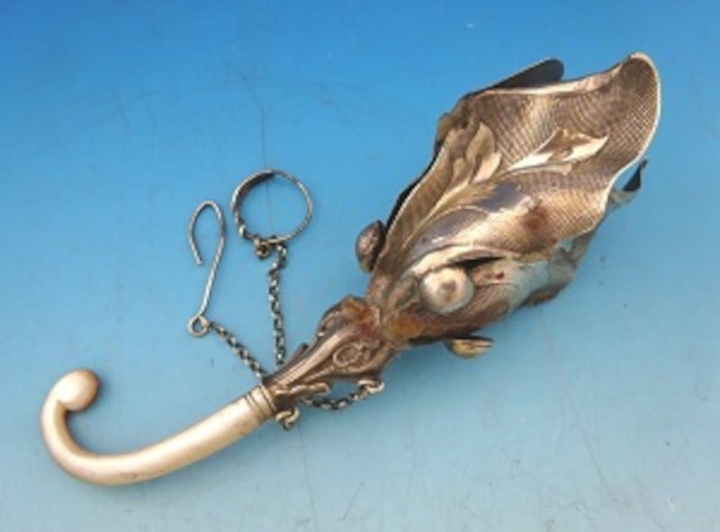 Victorian Sterling Silver Art Nouveau Tussie Mussie Holder with Leaf Design (1 of 7)