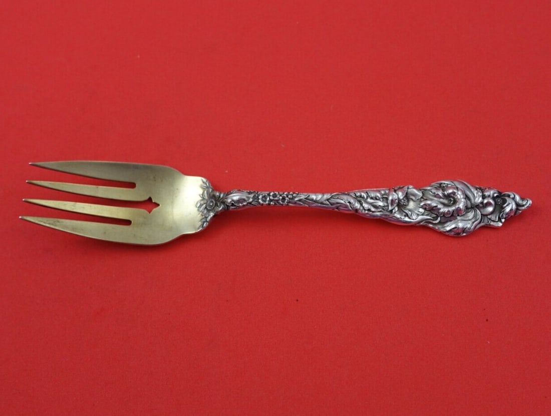 Reed and Barton Les Six Fleurs Sterling Silver Salad Fork 6.25 Gold Washed Cross: Reed and Barton Les Six Fleurs Sterling Silver Salad Fork 6.25 Gold Washed Cross This exquisite salad fork from the renowned Reed and Barton brand features the elegant Les Six Fleurs pattern, crafted