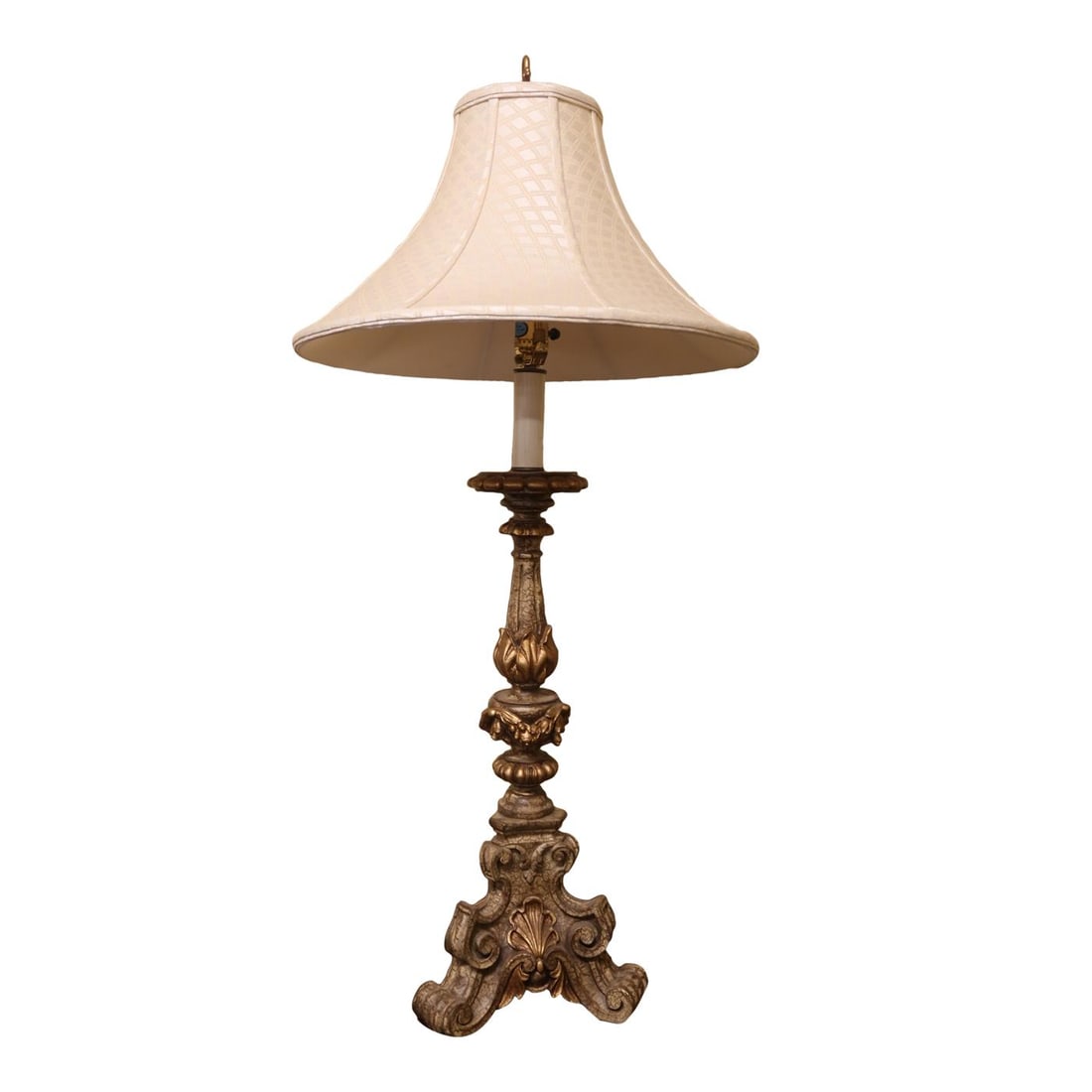 Elegant 39 Inch Venetian Style Gold Carved Lamp with Shade: Elegant 39 Inch Venetian Style Gold Carved Lamp with Shade This exquisite Venetian style lamp features an ornately carved composite base that adds a touch of elegance to any room. Standing at 39 inche