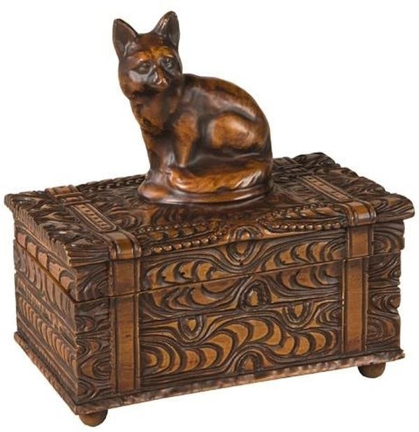 Equestrian Style Lidded Fox Box Green Resin: Equestrian Style Lidded Fox Box Green Resin This item is made at time of order. Please allow 42 to 70 days for production. This handcrafted fox box beautifully embodies the charm of vintage equestrian