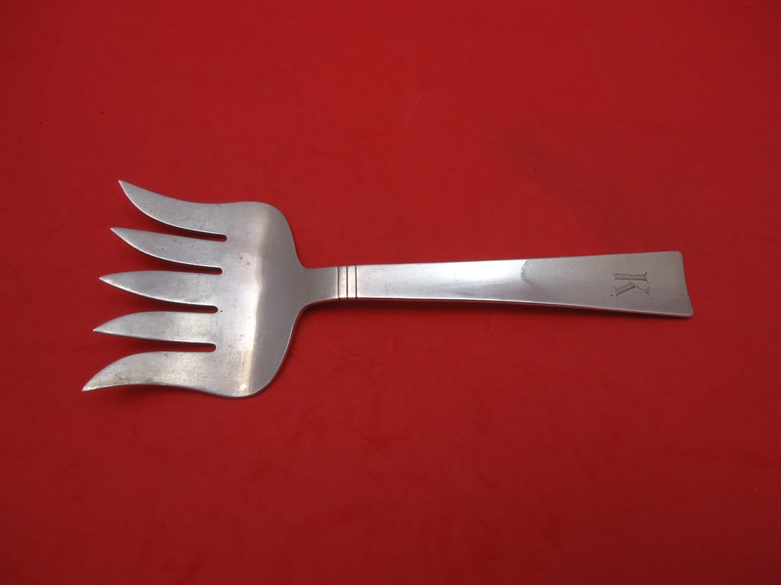 Allan Adler Sunset Sterling Silver 5-Tine Sardine Fork Monogrammed: Allan Adler Sunset Sterling Silver 5-Tine Sardine Fork Monogrammed This exquisite sardine fork features a charming 5-tine design and is crafted from high-quality sterling silver. The fork belongs to t