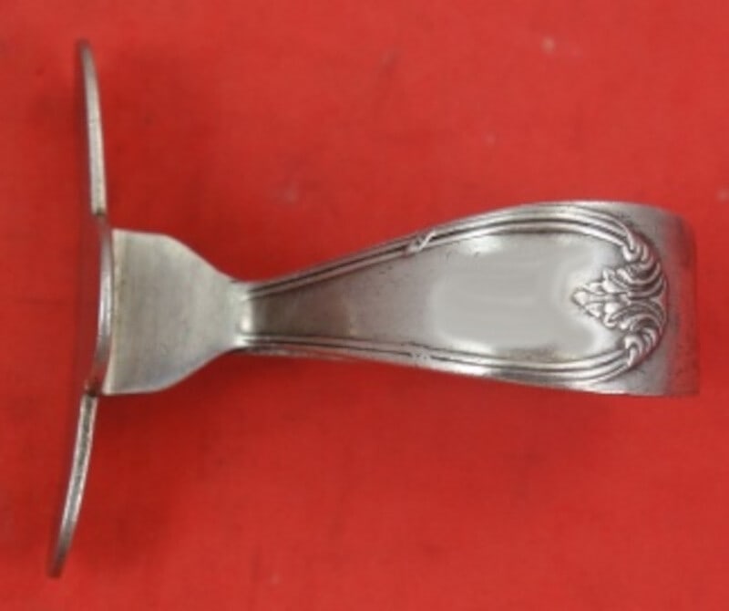Mappin and Webb Sterling Silver Baby Food Pusher Bent Handle 2 1/4 in (1 of 3)