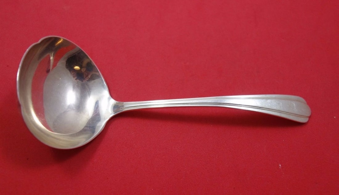 International Sterling Silver Chimes Gravy Ladle 6.25 inches (1 of 1)