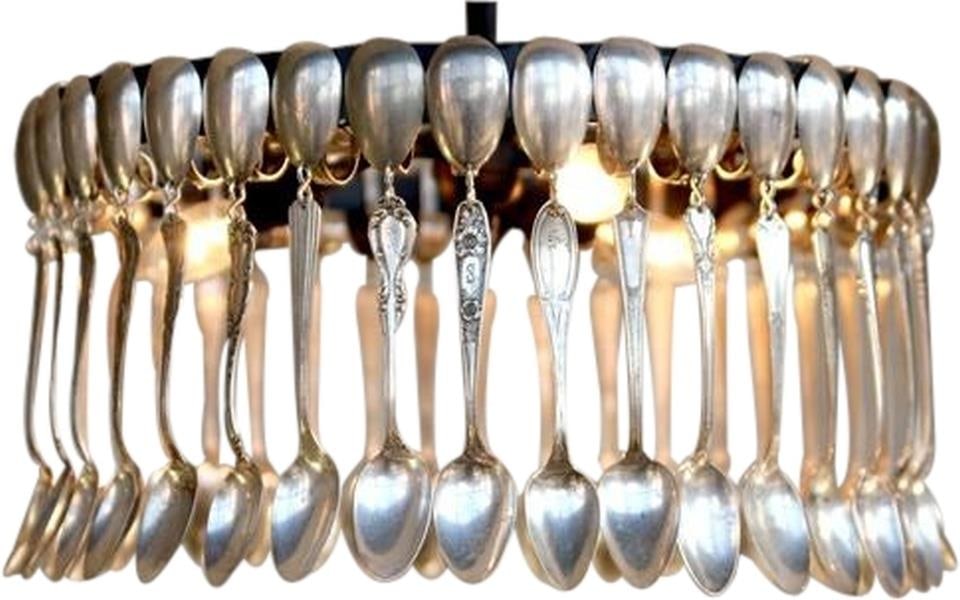 Handcrafted Vintage Style Silver-Plated Spoon Chandelier 3-Light: Handcrafted Vintage Style Silver-Plated Spoon Chandelier 3-Light Illuminate your space with this Handcrafted Silver Spoon Chandelier, a stunning blend of vintage charm and modern craftsmanship. Each c