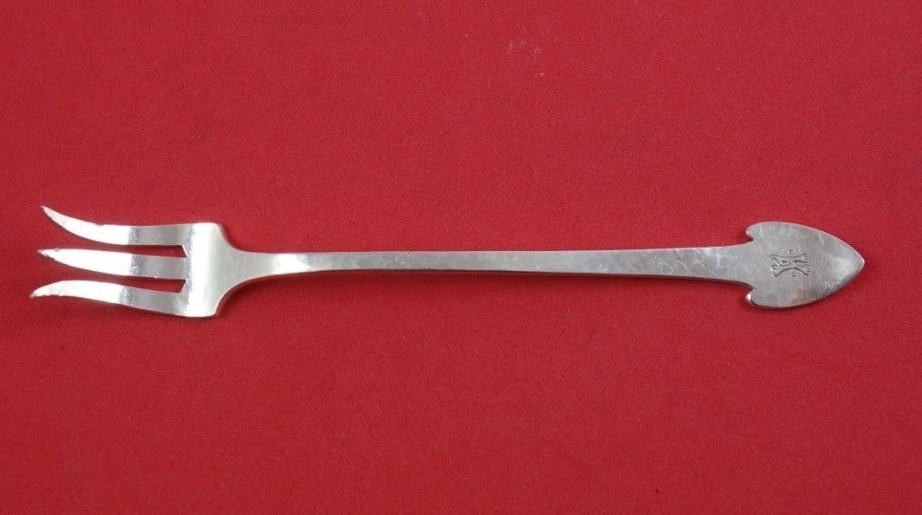 Shreve & Co Fourteenth Century Sterling Silver Cocktail Fork Mono K 5 1/2": Shreve & Co Fourteenth Century Sterling Silver Cocktail Fork Mono K 5 1/2" This exquisite cocktail fork features the elegant Fourteenth Century pattern by Shreve & Co. Crafted from high-quality sterli