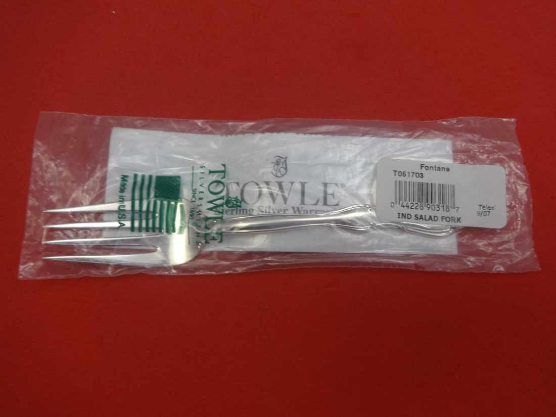 Towle Fontana Sterling Silver Salad Fork 6.5 Inches New: Towle Fontana Sterling Silver Salad Fork 6.5 Inches New This elegant salad fork from the Fontana pattern by Towle is crafted from high-quality sterling silver, measuring 6 1/2 inches in length. The fo