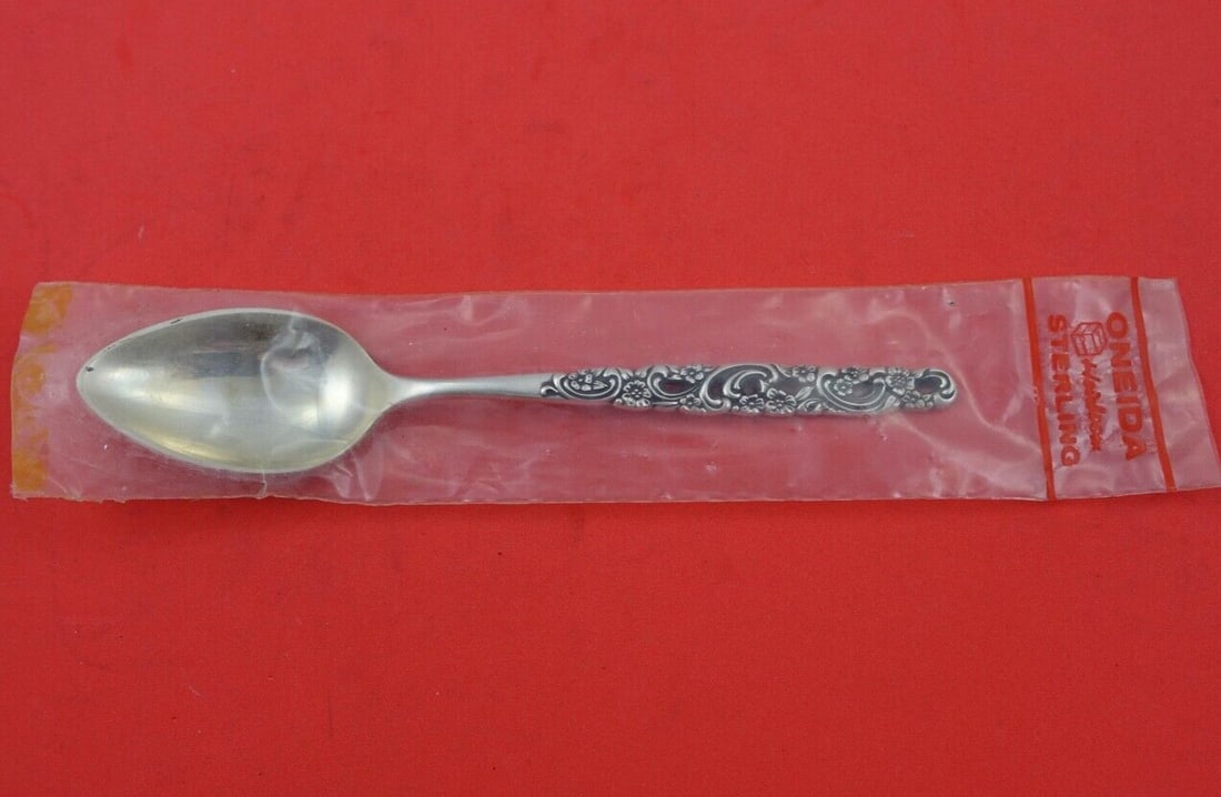 Oneida Rubaiyat Sterling Silver Teaspoon 6 1/8 New (1 of 2)