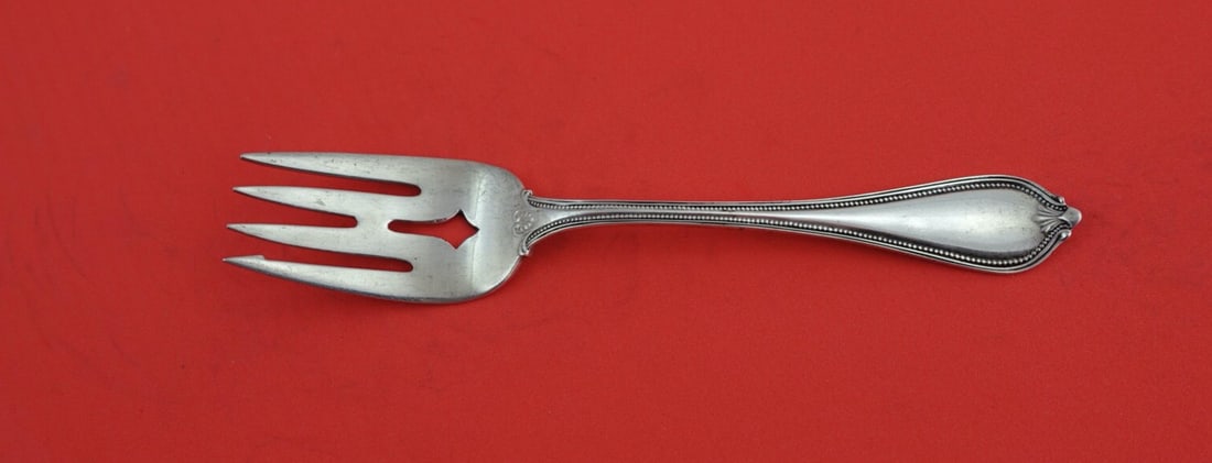 Towle Old Newbury Sterling Silver Pastry Fork 4-Tine 5 3/4 Inch: Towle Old Newbury Sterling Silver Pastry Fork 4-Tine 5 3/4 Inch This exquisite pastry fork from the Old Newbury pattern by Towle is crafted in high-quality sterling silver. The fork features a classic