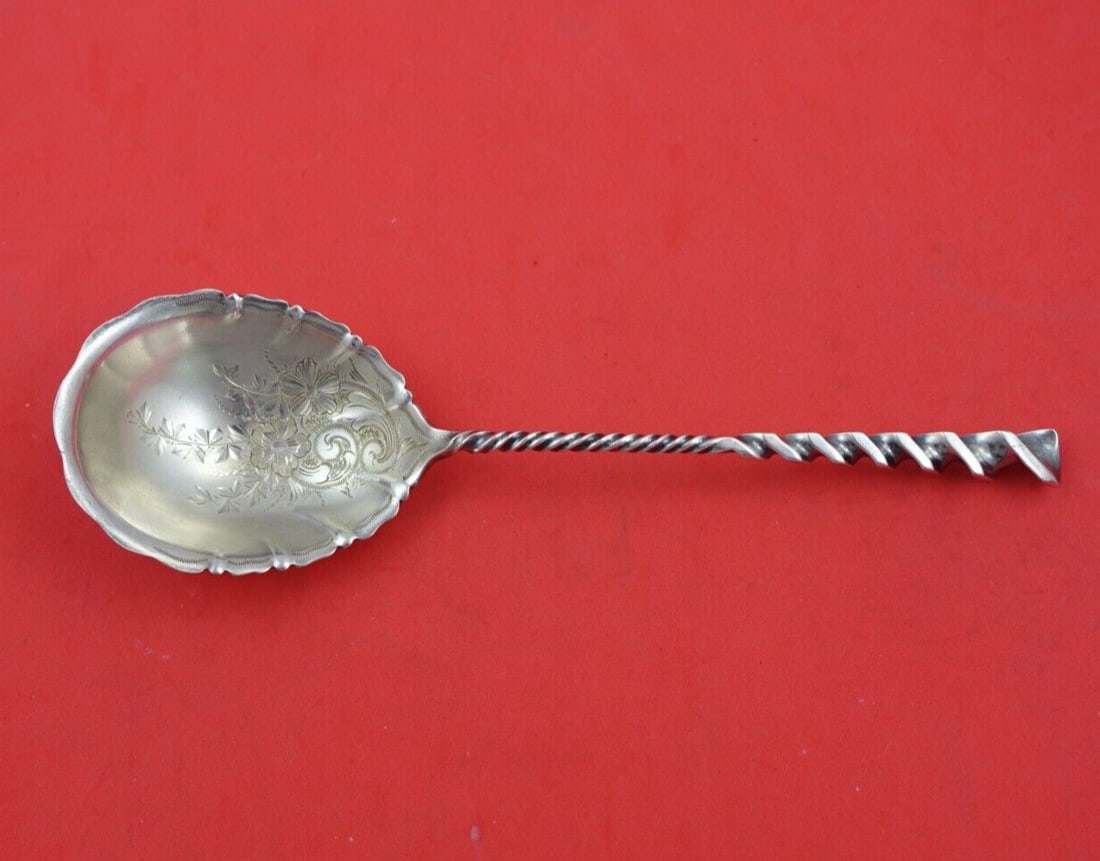 Whiting Sterling Silver Square Twist Berry Spoon 8 3/4": Whiting Sterling Silver Square Twist Berry Spoon 8 3/4" This exquisite serving spoon features a stunning square twisted handle and a bright-cut bowl, crafted from high-quality sterling silver. The pie