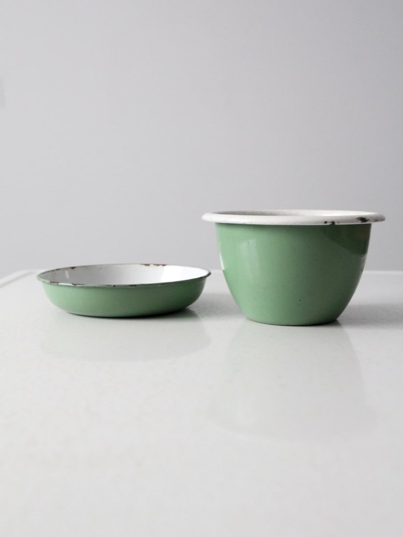 Set of Jade Green Swedish Enamel Bowls with White Interiors: Set of Jade Green Swedish Enamel Bowls with White Interiors This mid-century Swedish enamelware set includes two bowls with softly rounded shapes, finished in a jade-toned green exterior and white int