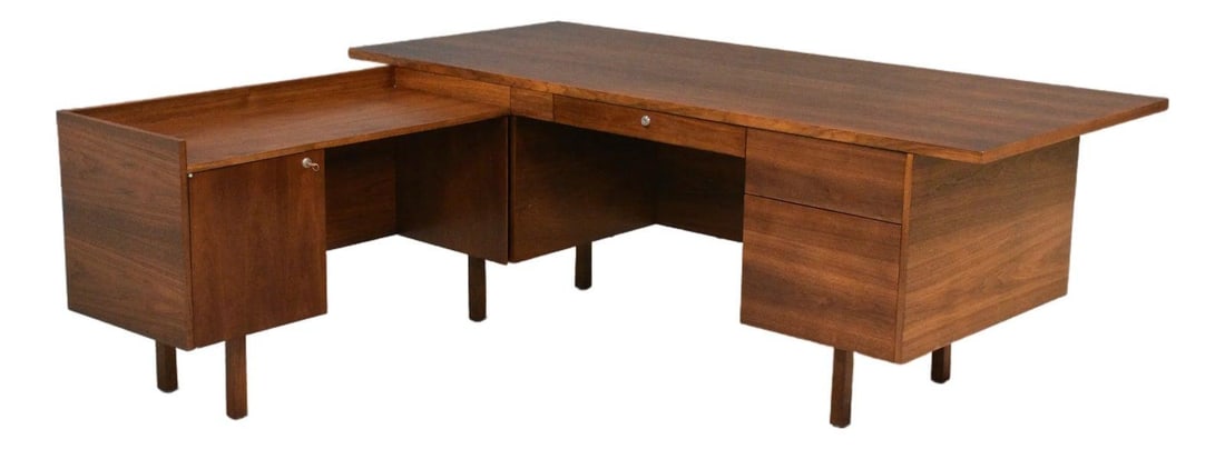 Mid Century Walnut L Shaped Desk with Credenza USA 1960s: Mid Century Walnut L Shaped Desk with Credenza USA 1960s This mid 20th century L-shaped walnut desk features a sleek design with a built-in office credenza on the left and a desk return on the right,