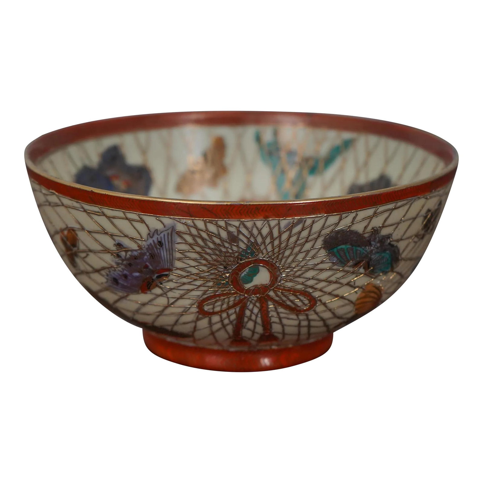 Vintage Chinese Porcelain Bowl with Gold Embossed Butterfly Design: Vintage Chinese Porcelain Bowl with Gold Embossed Butterfly Design This exquisite Chinese vintage porcelain bowl, approximately 30 years old, features a stunning butterfly design complemented by gold