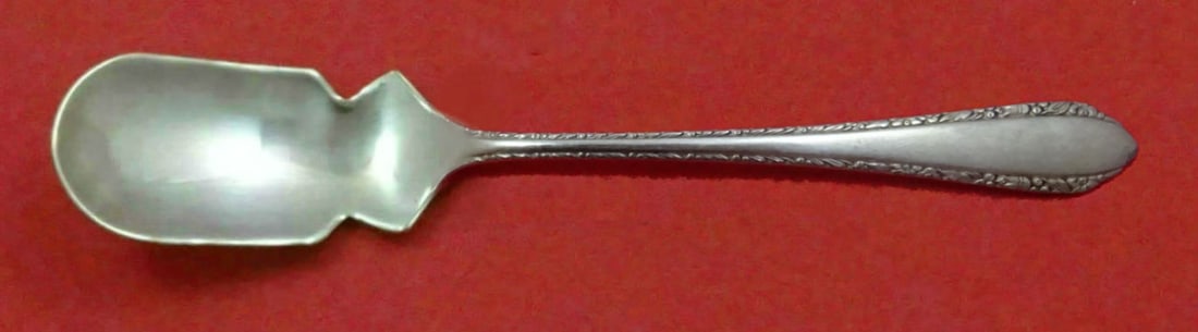 Royal Crest Wild Flower Sterling Silver Horseradish Scoop 5 3/4" Custom Made: Royal Crest Wild Flower Sterling Silver Horseradish Scoop 5 3/4" Custom Made This exquisite horseradish scoop is crafted from sterling silver and features the elegant Wild Flower pattern by Royal