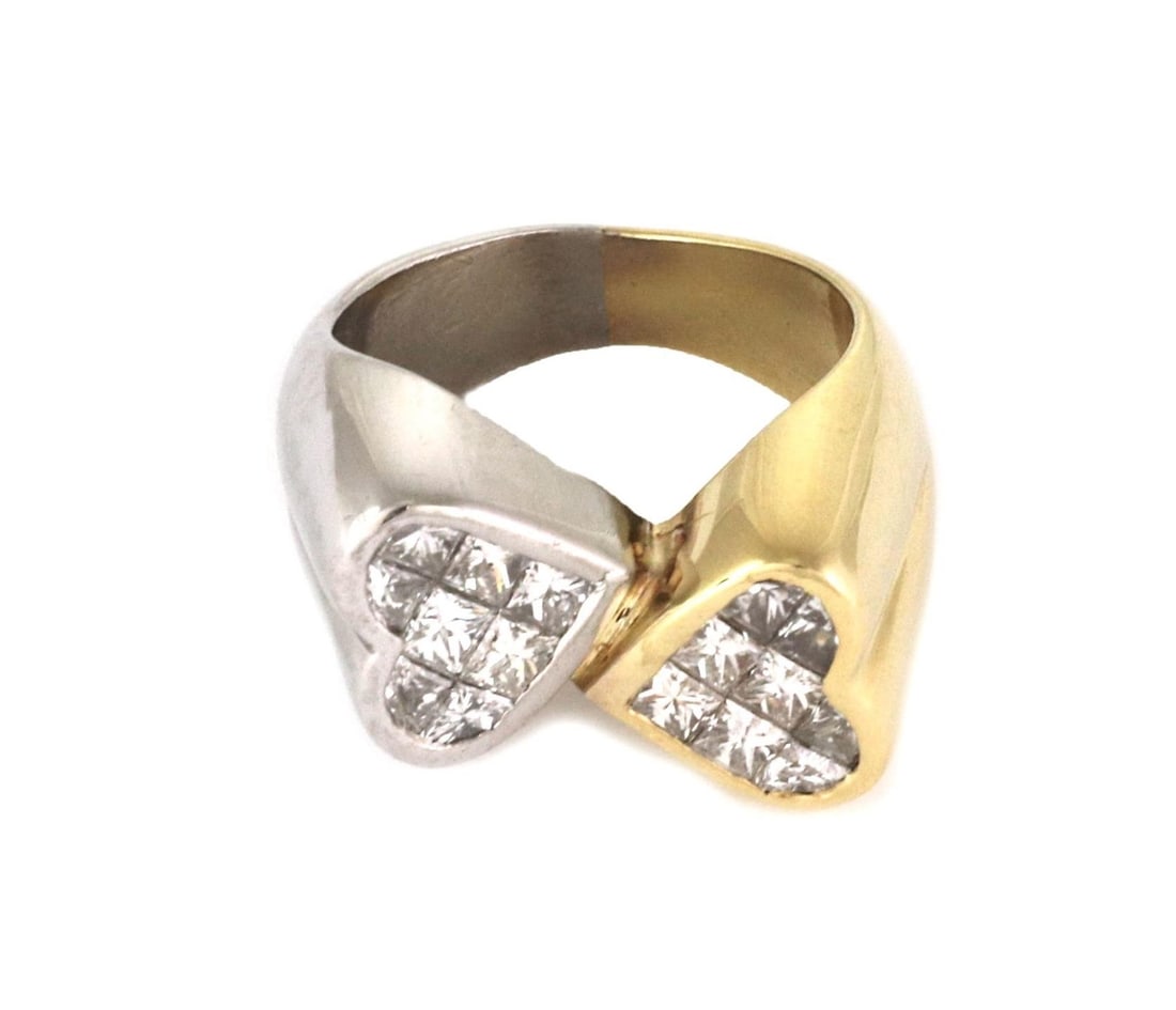 Elegant 18k Yellow Gold Platinum Double Heart Princess Diamond Ring: Elegant 18k Yellow Gold Platinum Double Heart Princess Diamond Ring This exquisite double heart ring features a unique design crafted from 18k yellow gold and platinum. The band is elegantly divided, 