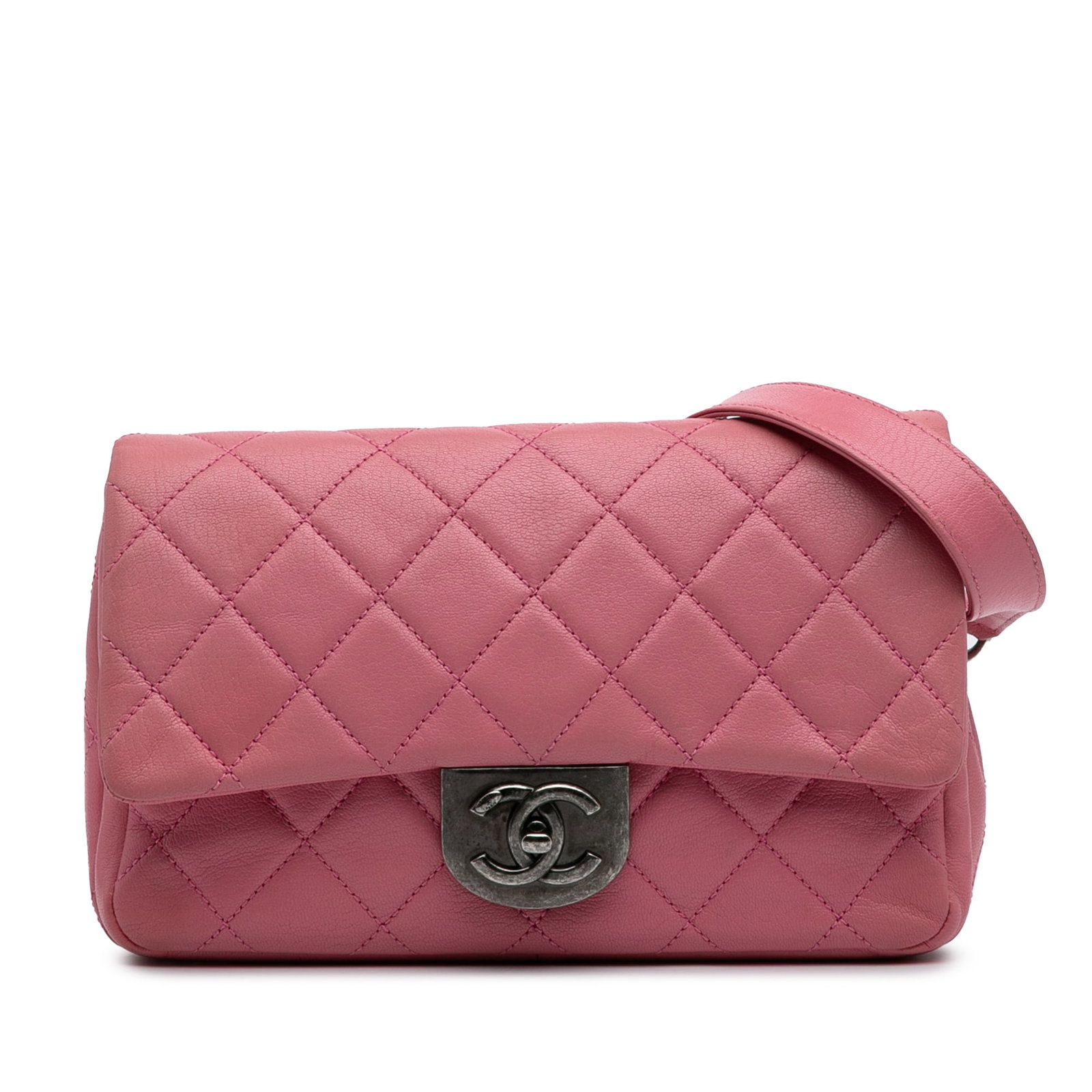 Chanel Small Quilted Goatskin Pink Double Carry Waist Chain Flap: Chanel Small Quilted Goatskin Pink Double Carry Waist Chain Flap This Chanel Small Quilted Goatskin Double Carry Waist Chain Flap is a stylish and versatile accessory crafted from premium goatskin lea