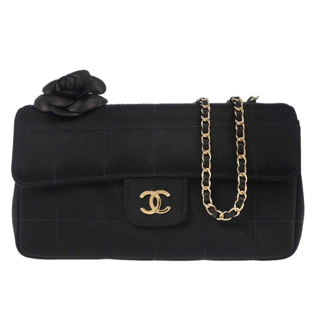 Chanel Black Satin Quilted Chocolate Bar Flap Shoulder Bag: Chanel Black Satin Quilted Chocolate Bar Flap Shoulder Bag This Chanel Chocolate Bar Flap Bag features quilted black satin with a chic and timeless design. Crafted in Italy, this bag offers a compact 