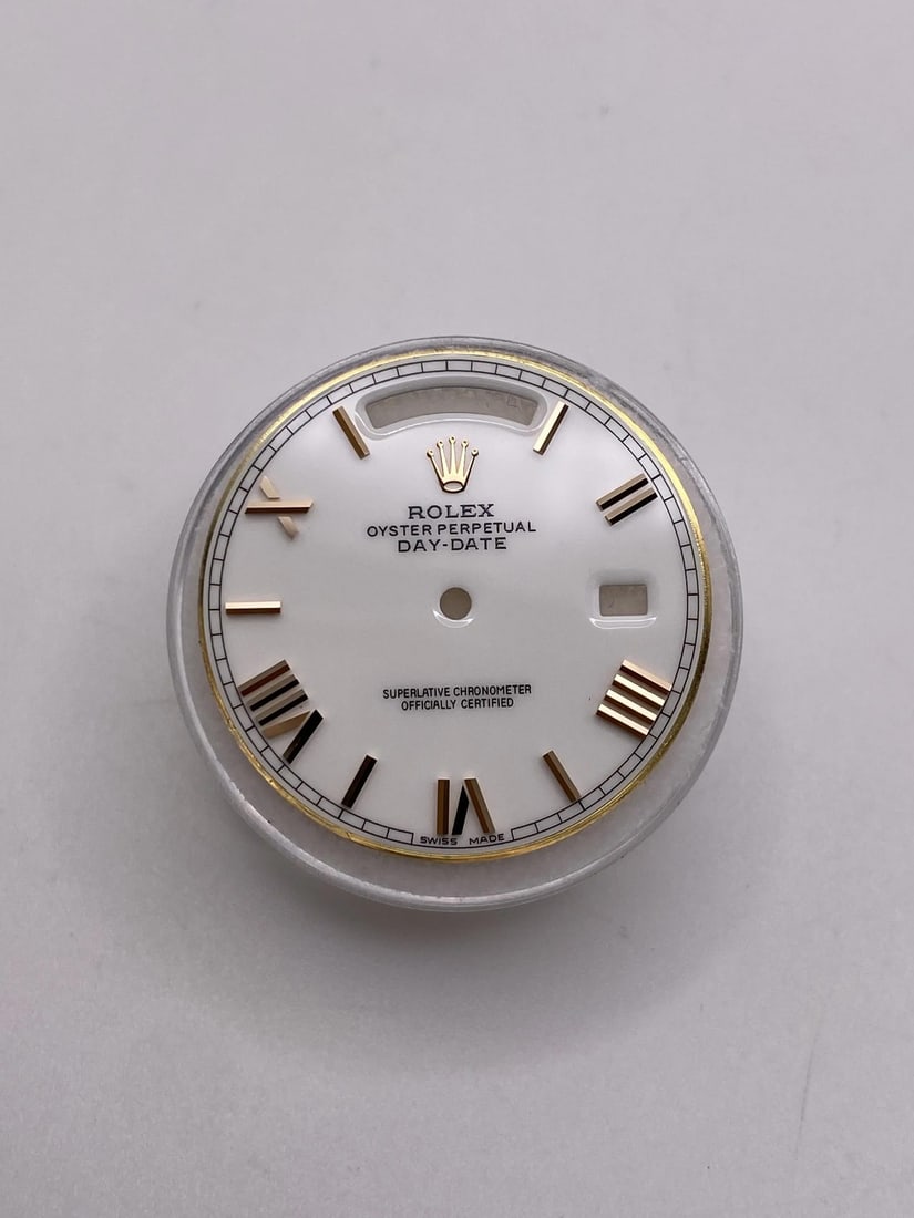Rolex Day-Date Dial White Roman Numerals 228235 Luxury: Rolex Day-Date Dial White Roman Numerals 228235 Luxury This exquisite Rolex Day-Date dial features a stunning white background adorned with elegant Roman numerals, exemplifying luxury and sophisticati
