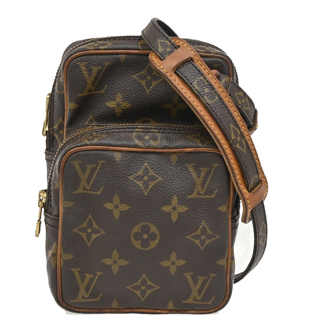 Louis Vuitton Monogram Canvas Amazone Crossbody Bag for Women: Louis Vuitton Monogram Canvas Amazone Crossbody Bag for Women The Louis Vuitton Amazone Bag is crafted from signature monogram canvas designed for women. This pre-owned bag features a compact size wit