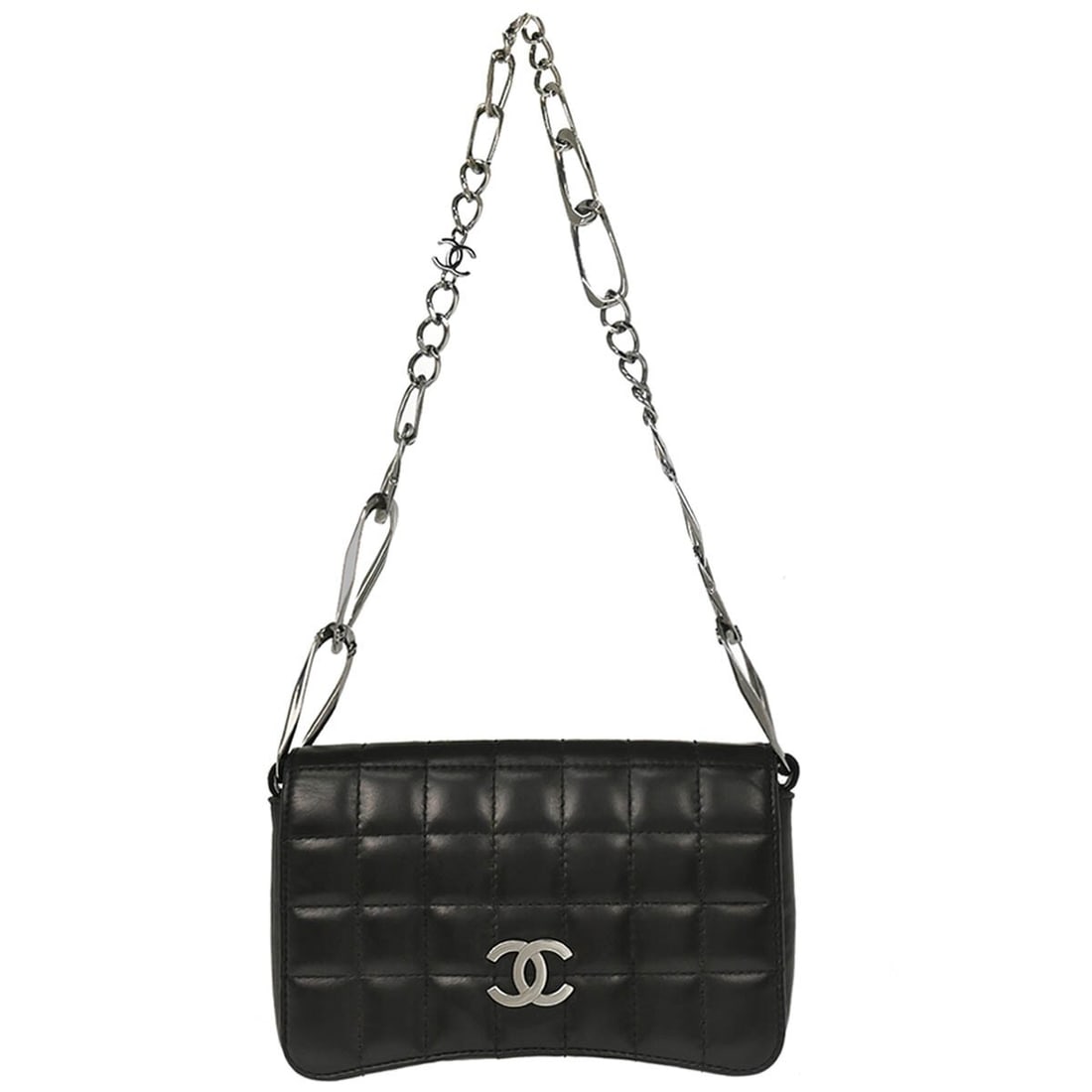 Chanel Black Lambskin Quilted Choco Bar Shoulder Bag: Chanel Black Lambskin Quilted Choco Bar Shoulder Bag This Chanel Black Lambskin Choco Bar Full Flap Shoulder Bag is a stylish and sophisticated accessory, perfect for casual occasions. It features a q