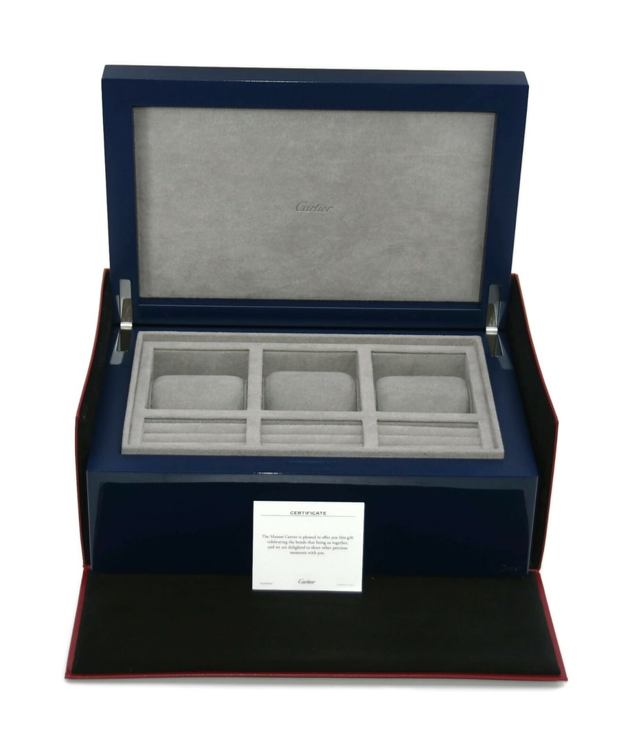 Cartier Limited Edition Presentation Box for 1-3 Watches: Cartier Limited Edition Presentation Box for 1-3 Watches This Cartier Limited Edition 3 Watch Box is a stunning presentation box designed to hold between one to three watches. With dimensions of 12 x 
