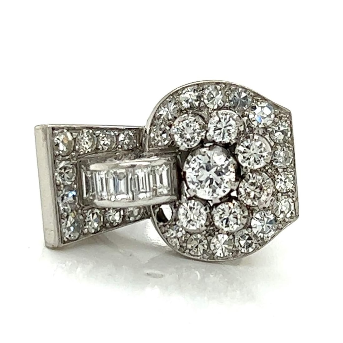 Art Deco Platinum Ring 5.00 Ct Diamonds F-H VVS-VS: Art Deco Platinum Ring 5.00 Ct Diamonds F-H VVS-VS This exquisite Art Deco cocktail ring is crafted in platinum and features a stunning array of 38 diamonds, collectively weighing approximately 5.00 c
