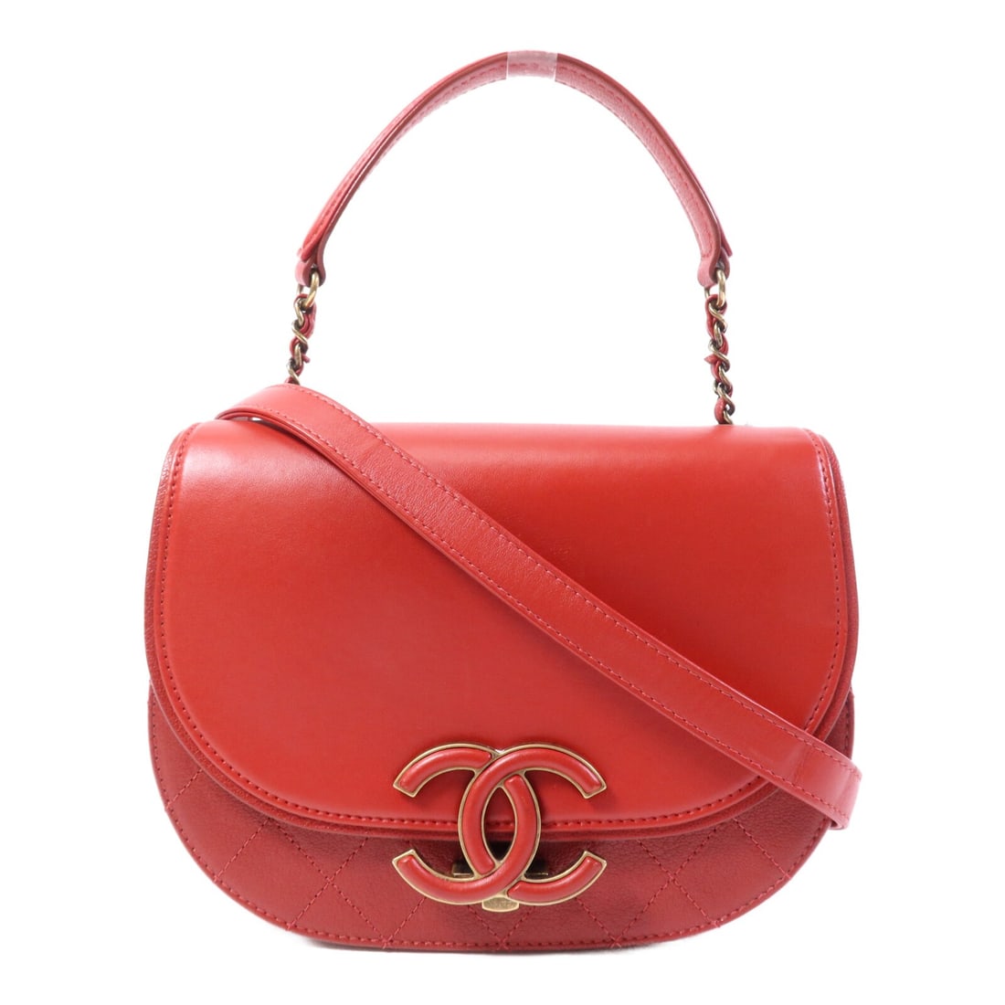 Chanel Coco Curve Red Lambskin 2 Way Shoulder Flap Bag A93461 Gold Hardware: Chanel Coco Curve Red Lambskin 2 Way Shoulder Flap Bag A93461 Gold Hardware This CHANEL CC Coco Curve Flap 2 Way Shoulder Bag features red calfskin leather and gold-tone hardware. The versatile 2-way 