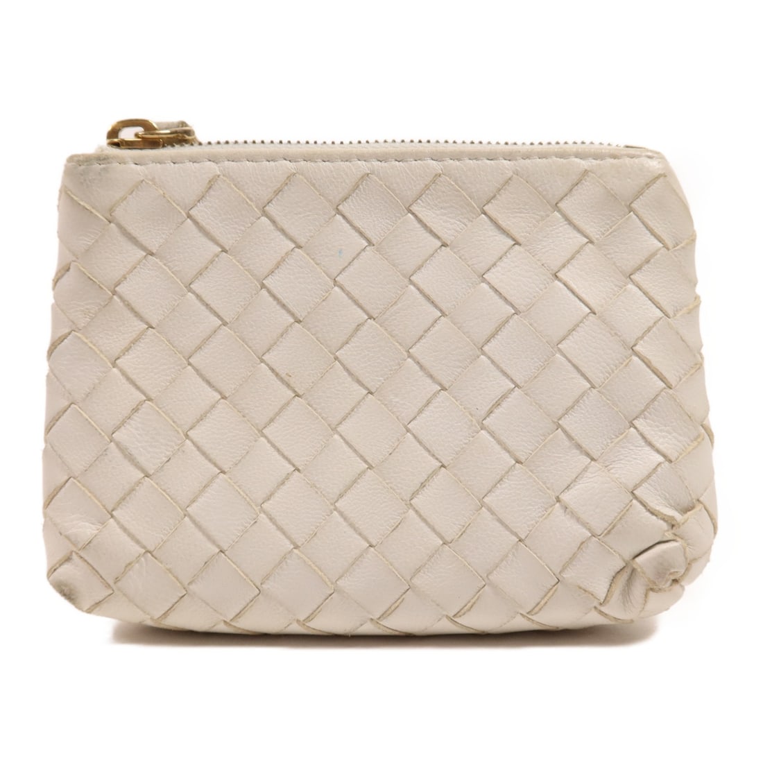 BOTTEGA VENETA White Lambskin Leather Card Case GHW: BOTTEGA VENETA White Lambskin Leather Card Case GHW This elegant card case from Bottega Veneta is crafted from luxurious lambskin leather in a pristine white color. Designed for both style and functio