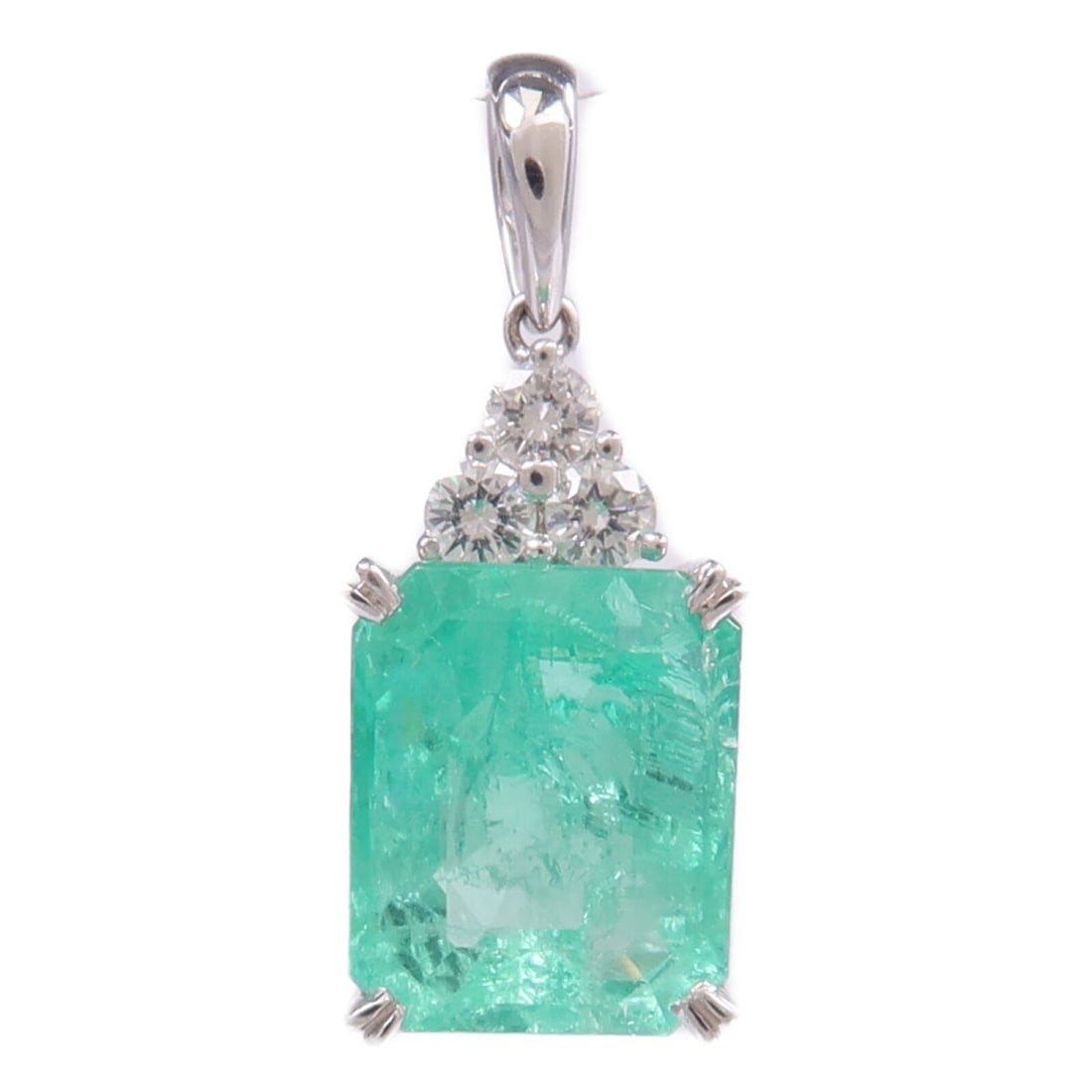18K White Gold Pendant Top with Emerald and Diamond Accents: 18K White Gold Pendant Top with Emerald and Diamond Accents This pendant top features an emerald as the main stone set in 18K white gold. It is designed in a regular size and displays reasonable wear 