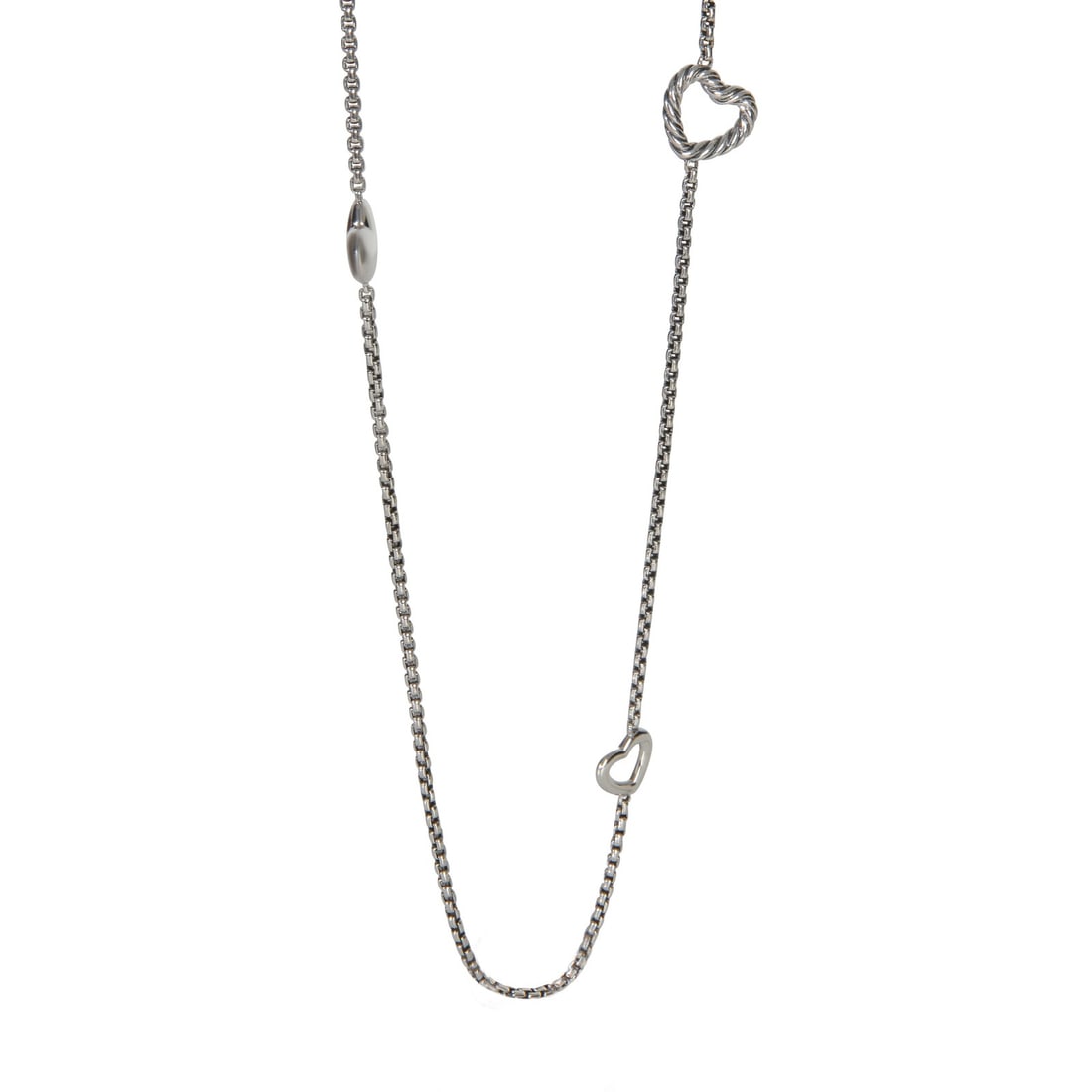 Heart Station Necklace in Sterling Silver by David Yurman 36 Inch: Heart Station Necklace in Sterling Silver by David Yurman 36 Inch This pre-owned David Yurman Heart Station necklace is crafted from 925 sterling silver and measures 36 inches in length. Featuring a t