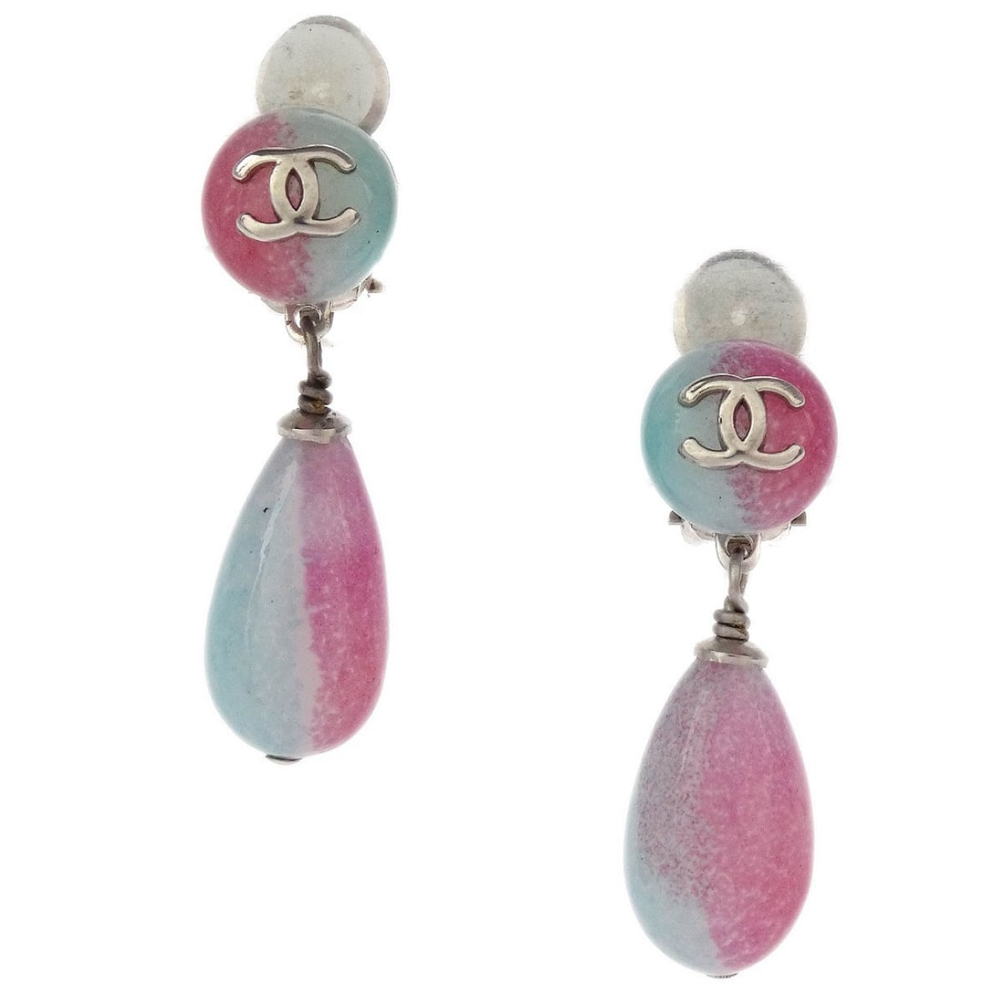 Chanel Light Blue Dangle Clip-On Earrings 99P Silver Plated: Chanel Light Blue Dangle Clip-On Earrings 99P Silver Plated Add a touch of elegance to your collection with these stunning Chanel Dangle Earrings. Featuring a beautiful light blue hue, these clip-on e
