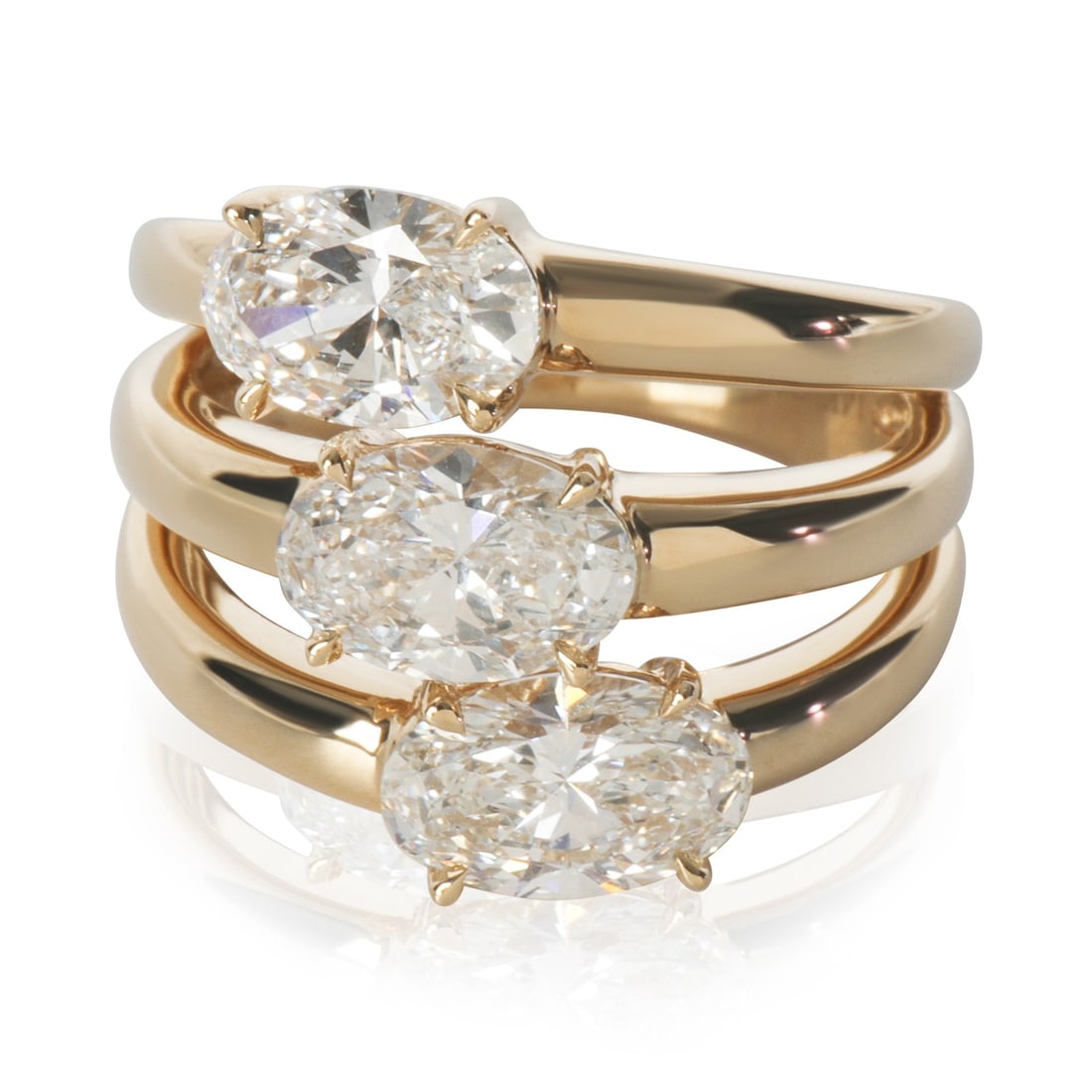 3.3 ctw Oval Yellow Gold Lab-Grown Diamond Ring with Certificate: 3.3 ctw Oval Yellow Gold Lab-Grown Diamond Ring with Certificate This exquisite ring features a stunning 3.3 carat oval lab-grown diamond set in 14K yellow gold. The diamond is graded as Very Slightly