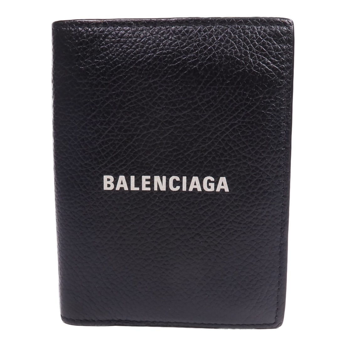 Balenciaga Black Calfskin Bi-Fold Wallet for Men: Balenciaga Black Calfskin Bi-Fold Wallet for Men This Balenciaga bi-fold wallet is crafted from black calfskin leather, offering a sleek and classic accessory for men. It is designed for regular size