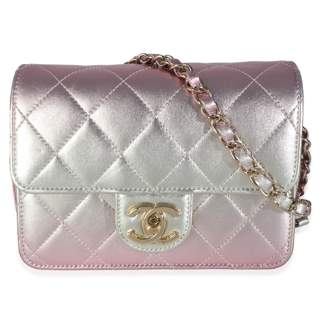 Chanel Like A Wallet Flap Bag Gold Pink Ombre Metallic Leather 2021-2023: Chanel Like A Wallet Flap Bag Gold Pink Ombre Metallic Leather 2021-2023 This Chanel Like A Wallet Flap Bag features a stunning gold-pink ombre metallic lambskin finish, offering a luxurious and styli