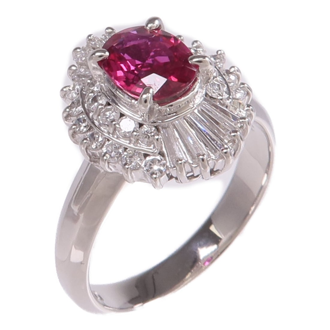 Ruby and Diamond Platinum Ring Size 4.75: Ruby and Diamond Platinum Ring Size 4.75 This women's ring features a vibrant red ruby as the main stone, set in high-purity PT900 platinum. Sized at US 4.75, the ring showcases a classic and elegant 