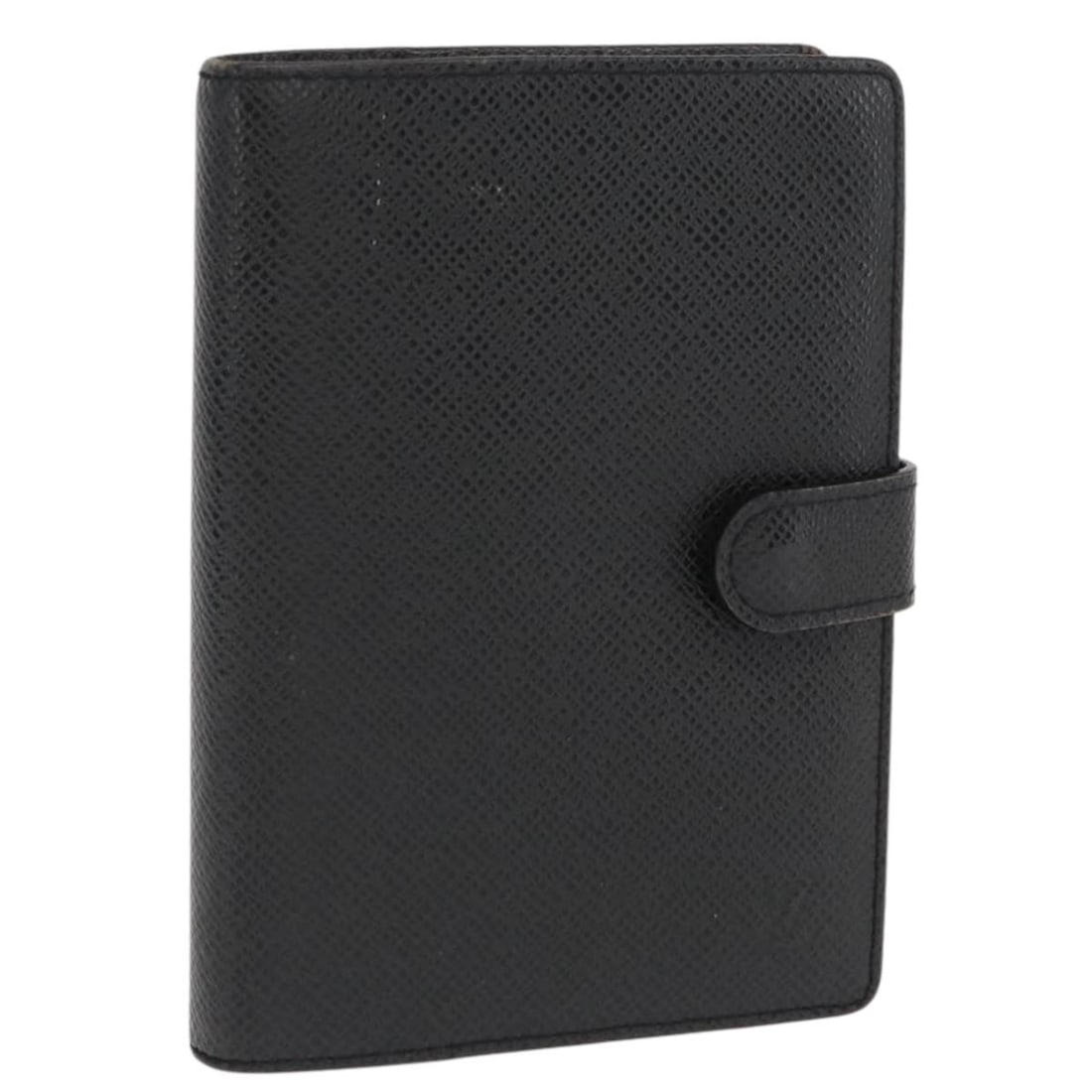 Epicea Taiga Leather Agenda PM Day Planner Cover by Louis Vuitton R20424: Epicea Taiga Leather Agenda PM Day Planner Cover by Louis Vuitton R20424 This is a Louis Vuitton Taiga Agenda PM day planner cover in the Epicea color. Crafted from durable Taiga leather, it features 
