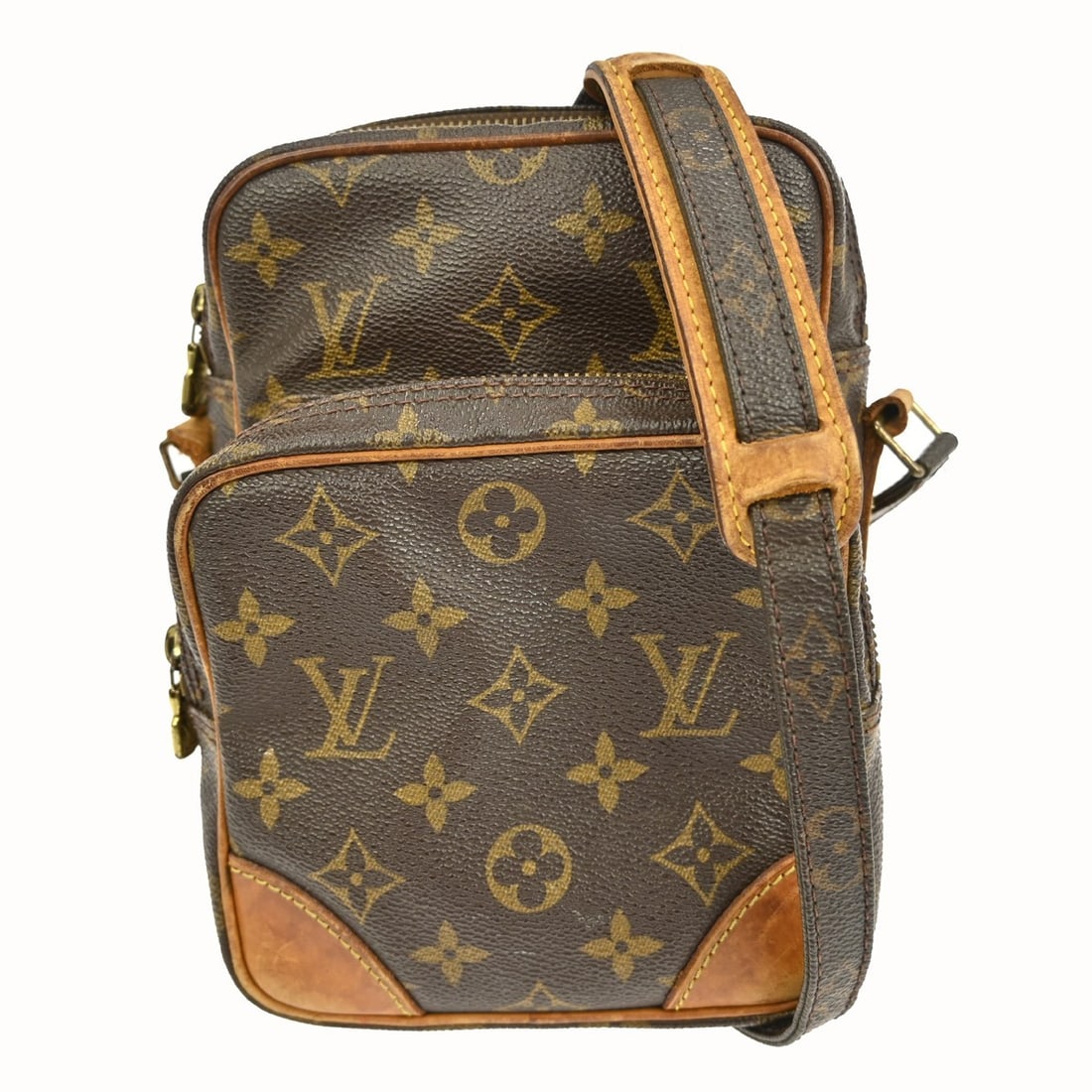 Louis Vuitton Amazon Monogram Canvas Medium Crossbody Shoulder Bag M45236: Louis Vuitton Amazon Monogram Canvas Medium Crossbody Shoulder Bag M45236 This Louis Vuitton Amazon crossbody shoulder bag features the iconic monogram pattern and is crafted from monogram canvas leat