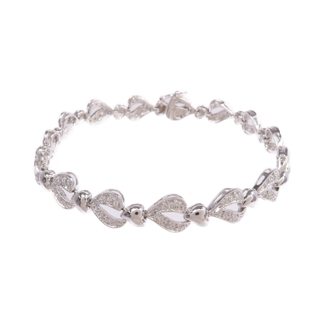 18K White Gold Diamond Bracelet with Clear Stones: 18K White Gold Diamond Bracelet with Clear Stones This elegant bracelet features sparkling diamonds set in 18K white gold. Designed in a classic style, it offers a sophisticated look suitable for vari