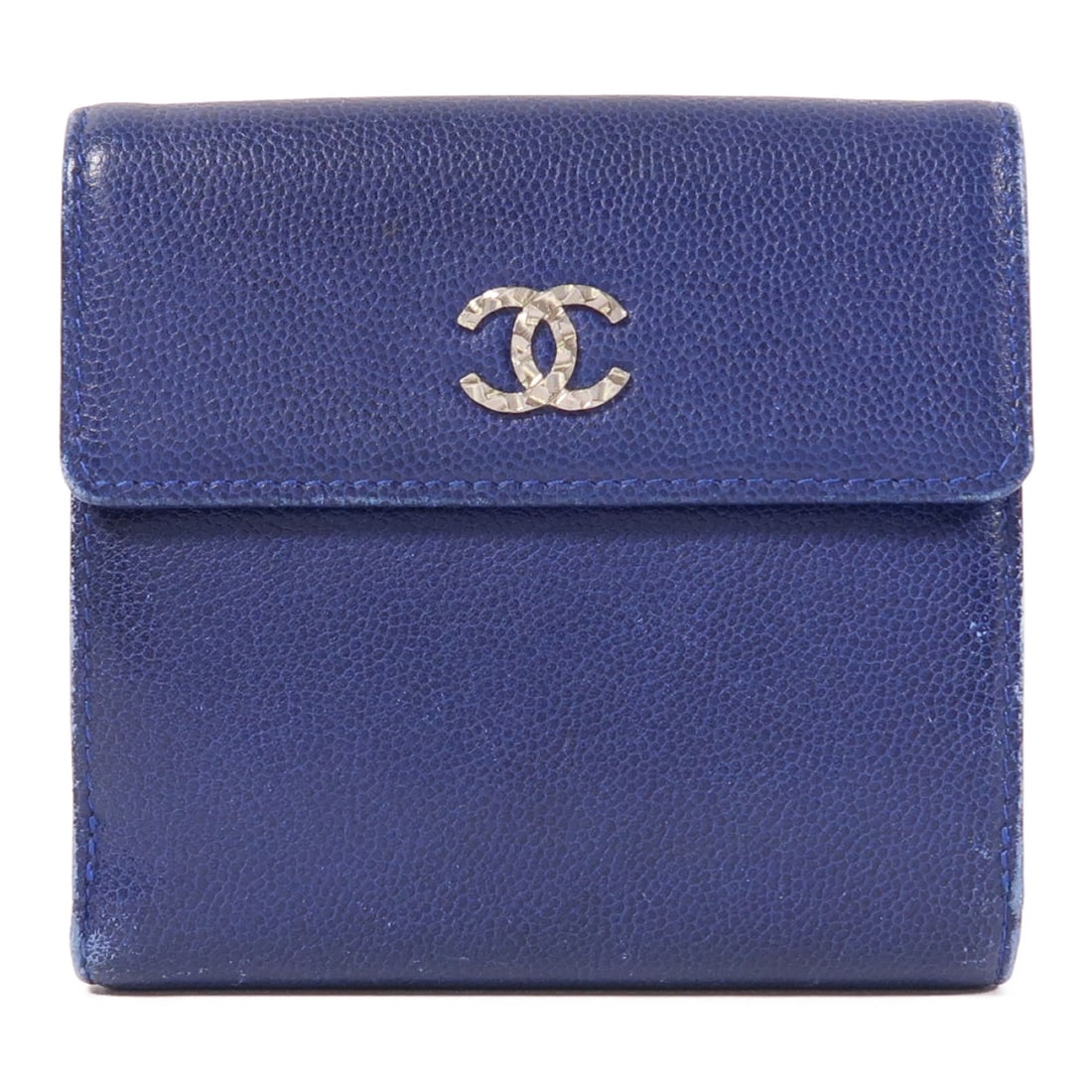 CHANEL Bi-Fold Wallet Blue Calfskin Leather SHW: CHANEL Bi-Fold Wallet Blue Calfskin Leather SHW This exquisite CHANEL bi-fold wallet is crafted from luxurious calfskin leather in a stunning blue hue. Designed for both style and functionality, it fe