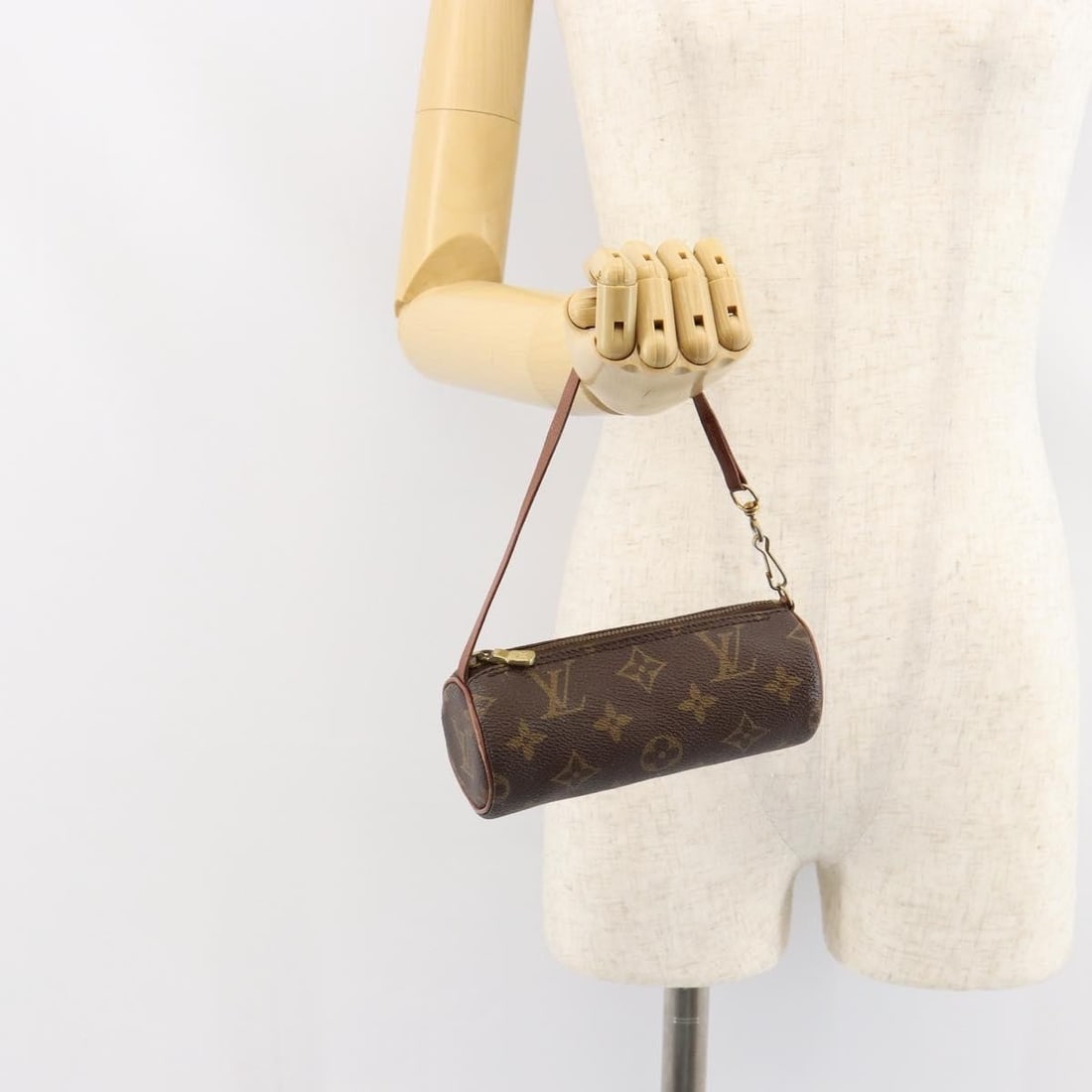 LOUIS VUITTON Monogram Papillon Pouch Authentic 150299 - 18