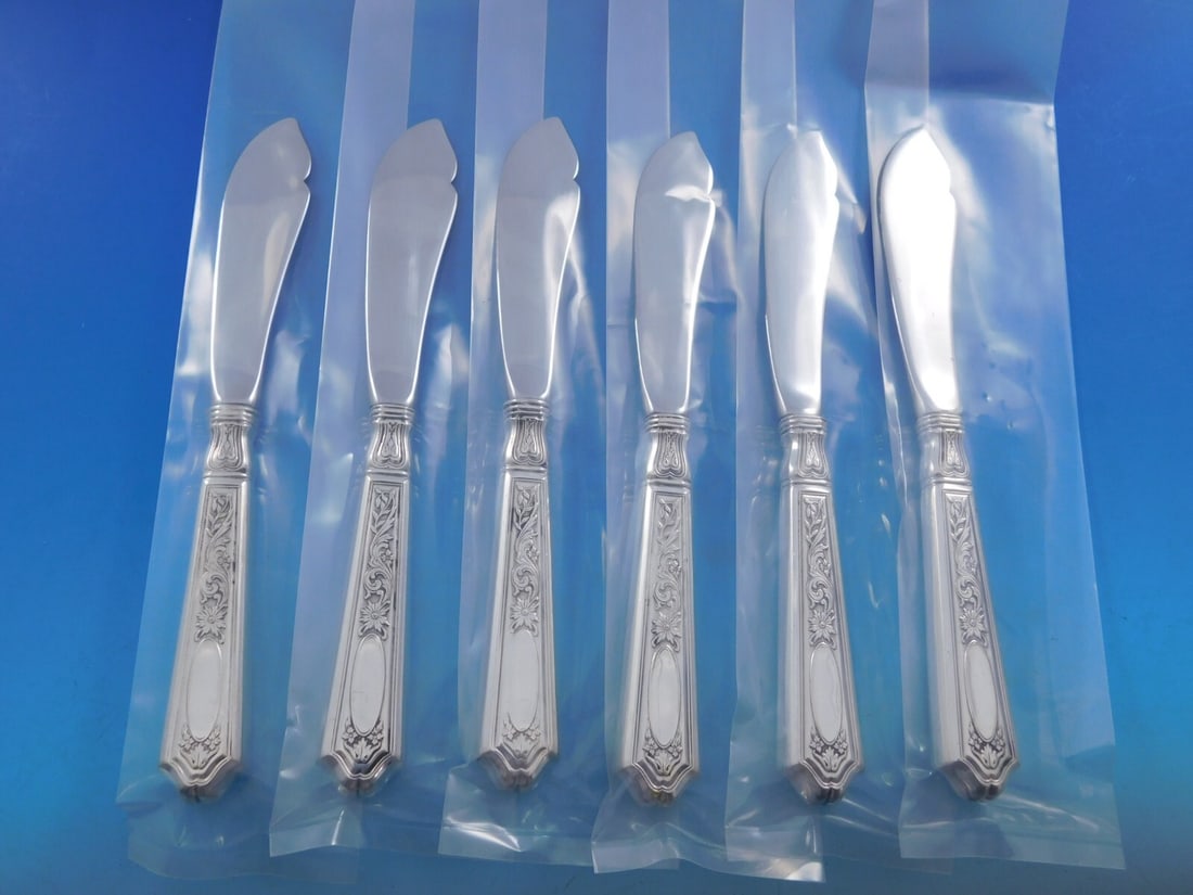 Gorham Saint Dunstan Chased Sterling Silver Trout Knife Set 6pc: Gorham Saint Dunstan Chased Sterling Silver Trout Knife Set 6pc This exquisite 6-piece trout knife set showcases the Saint Dunstan Chased pattern by Gorham, crafted from high-quality sterling silver w