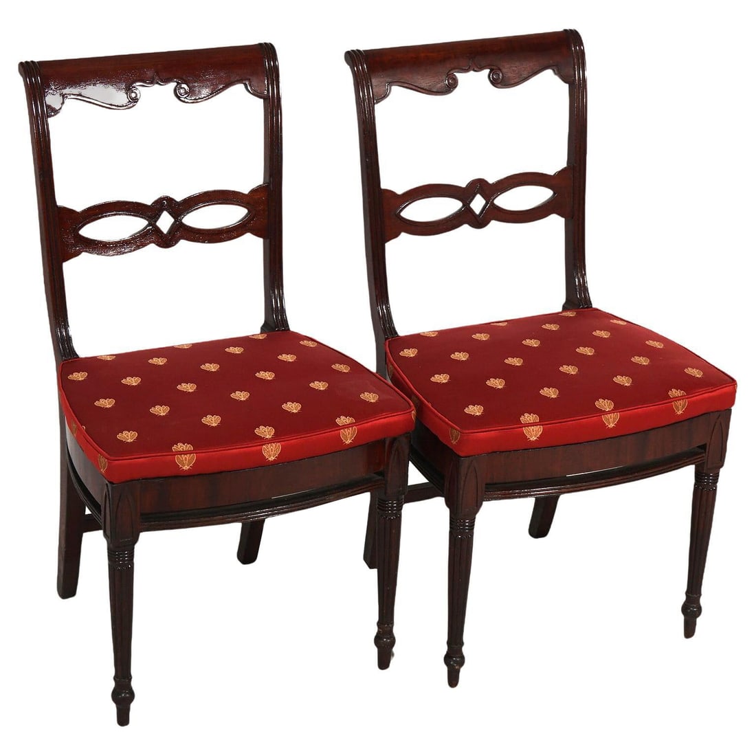 Antique Sheraton Mahogany Dining Chairs Set of 2 C1830: Antique Sheraton Mahogany Dining Chairs Set of 2 C1830 This elegant pair of Sheraton dining chairs, dating back to the 1830s, showcases the exquisite craftsmanship of the early 19th century. Construct