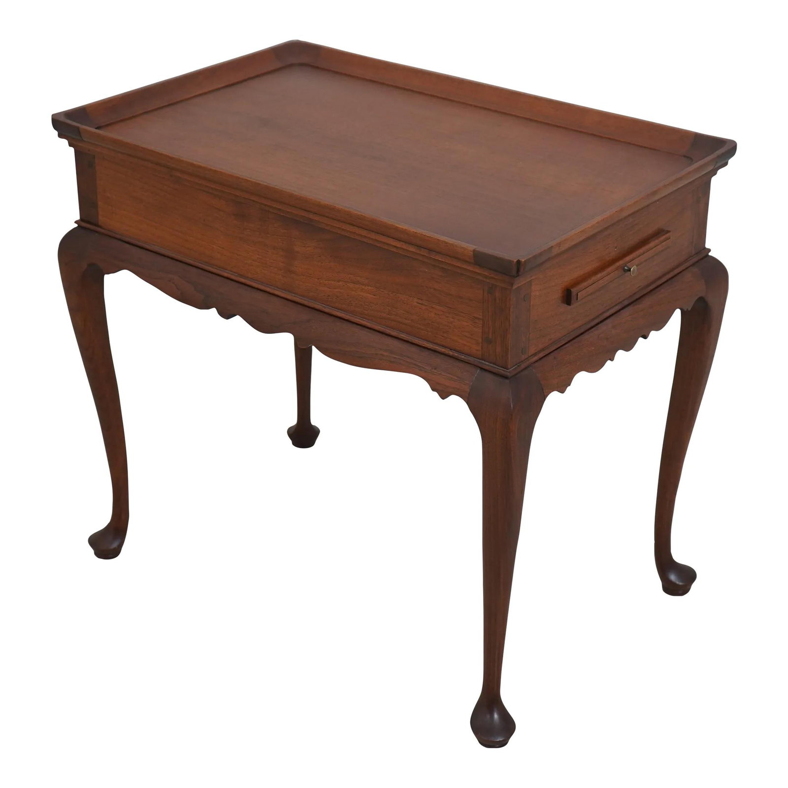 Elegant Queen Anne Walnut Tea Table Handcrafted 40 Years Old: Elegant Queen Anne Walnut Tea Table Handcrafted 40 Years Old This exquisite Bench Made Solid Walnut Tea Table showcases exceptional craftsmanship and timeless elegance. With approximate age of 40 year