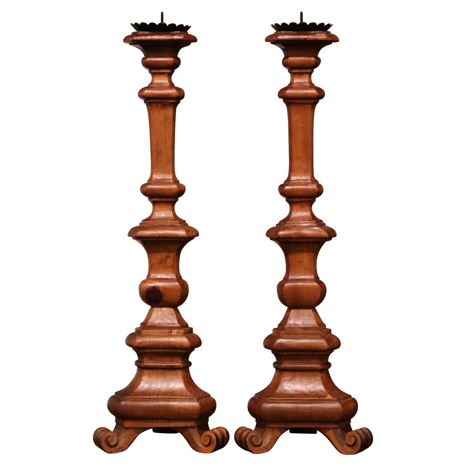 Set of 2 Italian Elm Pricket Candleholders Mid-Century Hand-Carved: Set of 2 Italian Elm Pricket Candleholders Mid-Century Hand-Carved This pair of mid-century Italian candlesticks is expertly hand-carved from solid elm and dates to circa 1960. Each candlestick featur