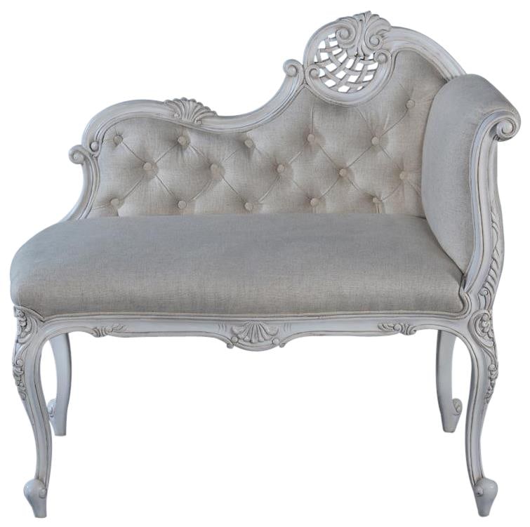 La Rochelle French Rococo Style Settee Oatmeal Linen Upholstery: La Rochelle French Rococo Style Settee Oatmeal Linen Upholstery This Ornate La Rochelle French Rococo Style Settee is an exquisite addition to any living space, showcasing a stunning combination of cr